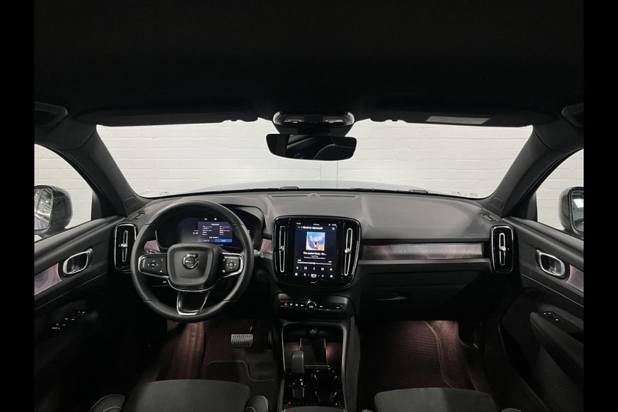 Volvo XC40 Single motor Plus Trekhaak | Adapt. Cruise | Stuur-/stoelverwarming | Achteruitrij camera | Carplay | Bliss