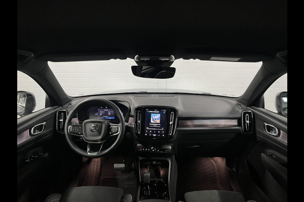 Volvo XC40 Single motor Plus Trekhaak | Adapt. Cruise | Stuur-/stoelverwarming | Achteruitrij camera | Carplay | Bliss