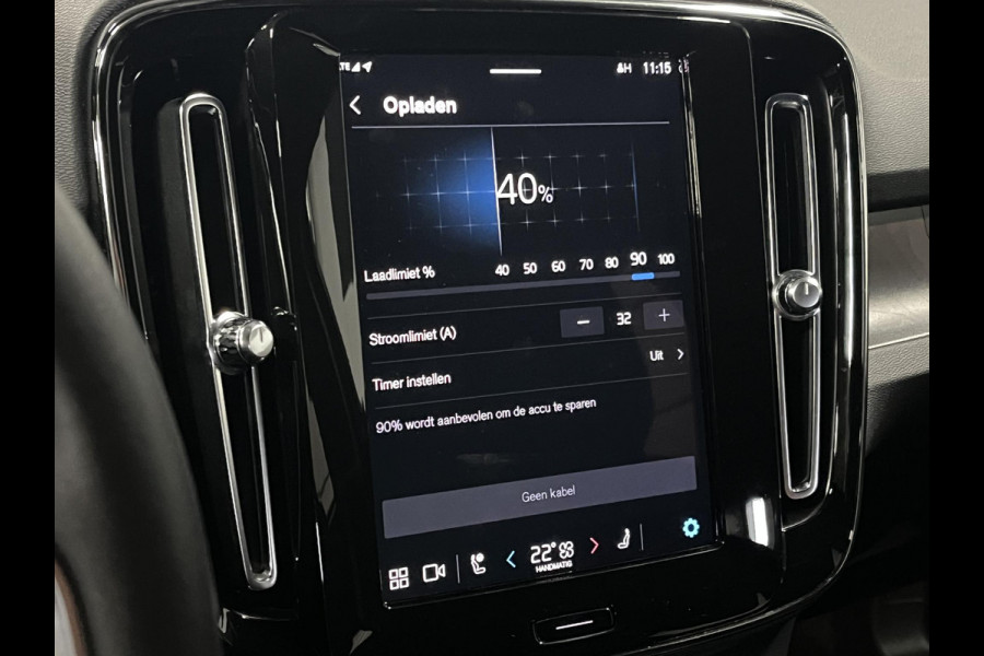 Volvo XC40 Single motor Plus Trekhaak | Adapt. Cruise | Stuur-/stoelverwarming | Achteruitrij camera | Carplay | Bliss
