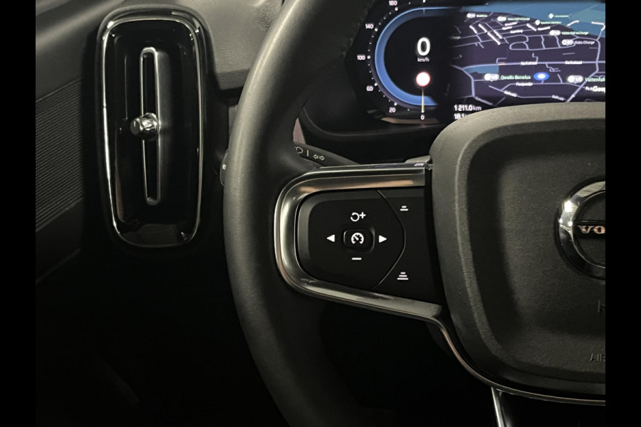 Volvo XC40 Single motor Plus Trekhaak | Adapt. Cruise | Stuur-/stoelverwarming | Achteruitrij camera | Carplay | Bliss