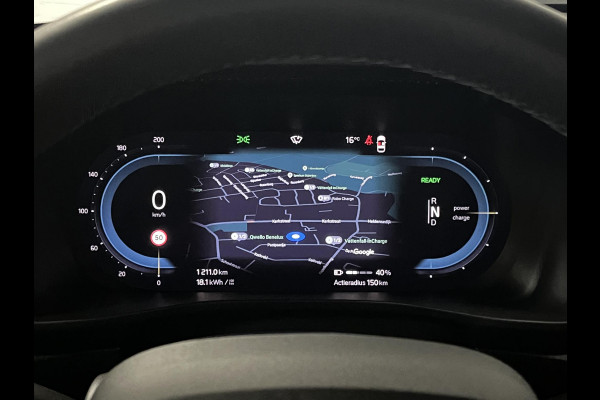 Volvo XC40 Single motor Plus Trekhaak | Adapt. Cruise | Stuur-/stoelverwarming | Achteruitrij camera | Carplay | Bliss