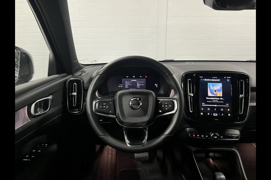 Volvo XC40 Single motor Plus Trekhaak | Adapt. Cruise | Stuur-/stoelverwarming | Achteruitrij camera | Carplay | Bliss