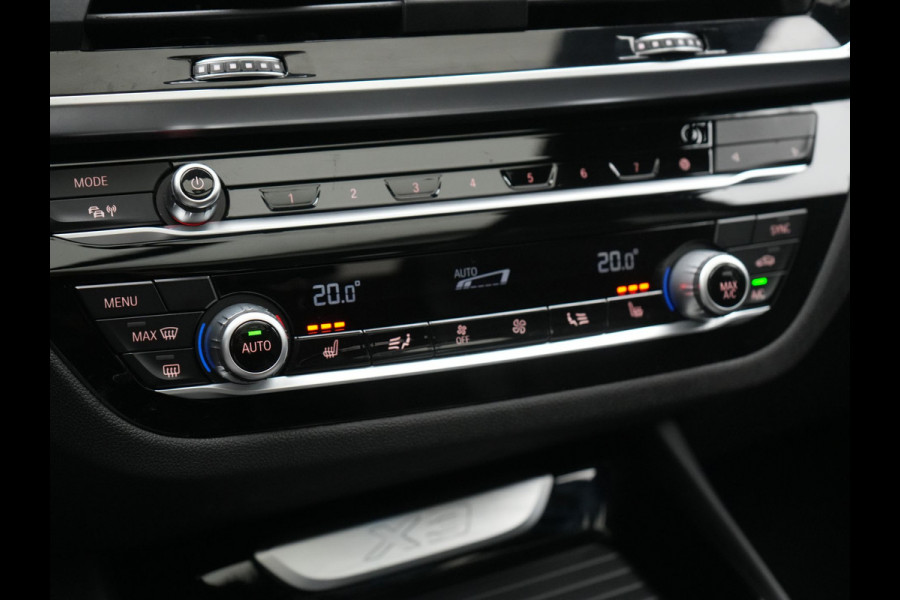 BMW X3 xDrive30e M Sport PHEV 293pk Dealer O.H. | Trekhaak Af Fabriek | Panodak | Head Up | 360 Camera | Adaptief Onderstel | Lederen Sportstoelen Memory & Verwarmd | Sfeerverlichting | Stuur Verwarmd | Keyless | Blis | Apple Carplay | Plug In Hybrid |