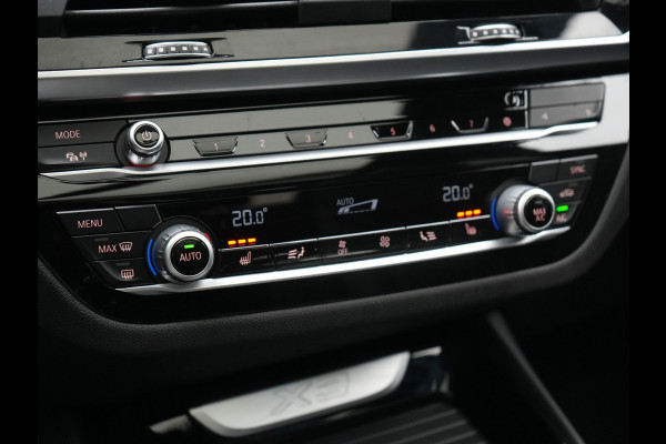 BMW X3 xDrive30e M Sport PHEV 293pk Dealer O.H. | Trekhaak Af Fabriek | Panodak | Head Up | 360 Camera | Adaptief Onderstel | Lederen Sportstoelen Memory & Verwarmd | Sfeerverlichting | Stuur Verwarmd | Keyless | Blis | Apple Carplay | Plug In Hybrid |
