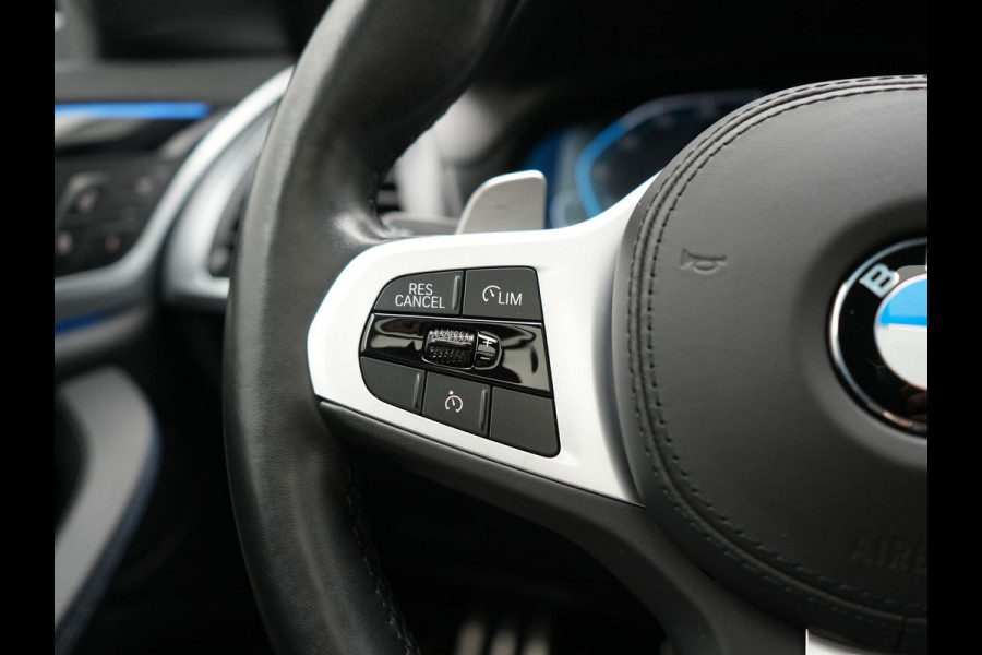 BMW X3 xDrive30e M Sport PHEV 293pk Dealer O.H. | Trekhaak Af Fabriek | Panodak | Head Up | 360 Camera | Adaptief Onderstel | Lederen Sportstoelen Memory & Verwarmd | Sfeerverlichting | Stuur Verwarmd | Keyless | Blis | Apple Carplay | Plug In Hybrid |