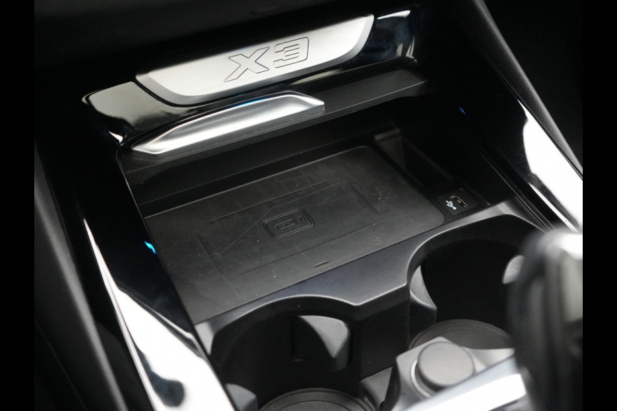 BMW X3 xDrive30e M Sport PHEV 293pk Dealer O.H. | Trekhaak Af Fabriek | Panodak | Head Up | 360 Camera | Adaptief Onderstel | Lederen Sportstoelen Memory & Verwarmd | Sfeerverlichting | Stuur Verwarmd | Keyless | Blis | Apple Carplay | Plug In Hybrid |