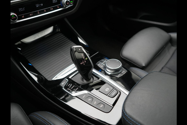 BMW X3 xDrive30e M Sport PHEV 293pk Dealer O.H. | Trekhaak Af Fabriek | Panodak | Head Up | 360 Camera | Adaptief Onderstel | Lederen Sportstoelen Memory & Verwarmd | Sfeerverlichting | Stuur Verwarmd | Keyless | Blis | Apple Carplay | Plug In Hybrid |