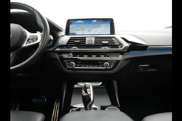 BMW X3 xDrive30e M Sport PHEV 293pk Dealer O.H. | Trekhaak Af Fabriek | Panodak | Head Up | 360 Camera | Adaptief Onderstel | Lederen Sportstoelen Memory & Verwarmd | Sfeerverlichting | Stuur Verwarmd | Keyless | Blis | Apple Carplay | Plug In Hybrid |