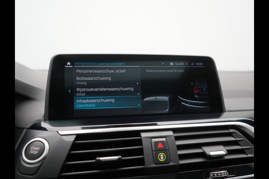 BMW X3 xDrive30e M Sport PHEV 293pk Dealer O.H. | Trekhaak Af Fabriek | Panodak | Head Up | 360 Camera | Adaptief Onderstel | Lederen Sportstoelen Memory & Verwarmd | Sfeerverlichting | Stuur Verwarmd | Keyless | Blis | Apple Carplay | Plug In Hybrid |