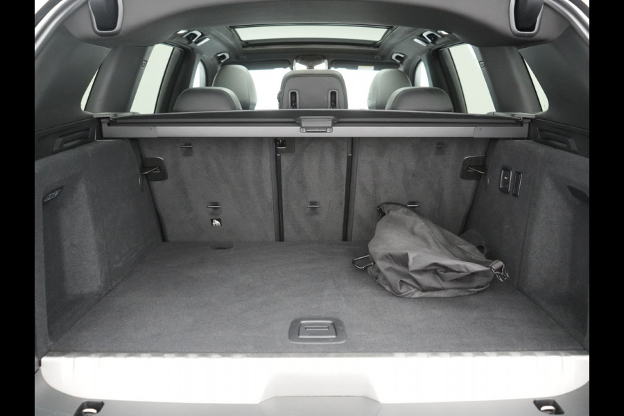 BMW X3 xDrive30e M Sport PHEV 293pk Dealer O.H. | Trekhaak Af Fabriek | Panodak | Head Up | 360 Camera | Adaptief Onderstel | Lederen Sportstoelen Memory & Verwarmd | Sfeerverlichting | Stuur Verwarmd | Keyless | Blis | Apple Carplay | Plug In Hybrid |