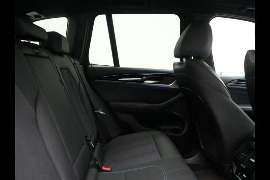 BMW X3 xDrive30e M Sport PHEV 293pk Dealer O.H. | Trekhaak Af Fabriek | Head Up | Camera | Sportstoelen Verwarmd | Harman & Kardon | Keyless | Blis | Apple Carplay | Sfeerverlichting | Cruise Control | 20''L.M. | Navigatie | DAB | Plug In Hybrid |