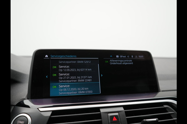 BMW X3 xDrive30e M Sport PHEV 293pk Dealer O.H. | Trekhaak Af Fabriek | Head Up | Camera | Sportstoelen Verwarmd | Harman & Kardon | Keyless | Blis | Apple Carplay | Sfeerverlichting | Cruise Control | 20''L.M. | Navigatie | DAB | Plug In Hybrid |