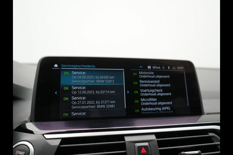 BMW X3 xDrive30e M Sport PHEV 293pk Dealer O.H. | Trekhaak Af Fabriek | Head Up | Camera | Sportstoelen Verwarmd | Harman & Kardon | Keyless | Blis | Apple Carplay | Sfeerverlichting | Cruise Control | 20''L.M. | Navigatie | DAB | Plug In Hybrid |