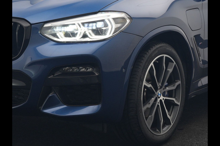 BMW X3 xDrive30e M Sport PHEV 293pk Dealer O.H. | Trekhaak Af Fabriek | Head Up | Camera | Sportstoelen Verwarmd | Harman & Kardon | Keyless | Blis | Apple Carplay | Sfeerverlichting | Cruise Control | 20''L.M. | Navigatie | DAB | Plug In Hybrid |