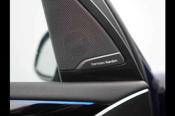BMW X3 xDrive30e M Sport PHEV 293pk Dealer O.H. | Trekhaak Af Fabriek | Head Up | Camera | Sportstoelen Verwarmd | Harman & Kardon | Keyless | Blis | Apple Carplay | Sfeerverlichting | Cruise Control | 20''L.M. | Navigatie | DAB | Plug In Hybrid |