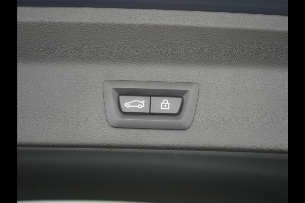 BMW X3 xDrive30e M Sport PHEV 293pk Dealer O.H. | Trekhaak Af Fabriek | Head Up | Camera | Sportstoelen Verwarmd | Harman & Kardon | Keyless | Blis | Apple Carplay | Sfeerverlichting | Cruise Control | 20''L.M. | Navigatie | DAB | Plug In Hybrid |