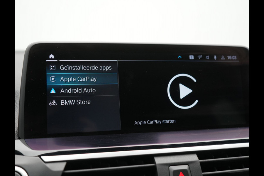 BMW X3 xDrive30e M Sport PHEV 293pk Dealer O.H. | Trekhaak Af Fabriek | Head Up | Camera | Sportstoelen Verwarmd | Harman & Kardon | Keyless | Blis | Apple Carplay | Sfeerverlichting | Cruise Control | 20''L.M. | Navigatie | DAB | Plug In Hybrid |