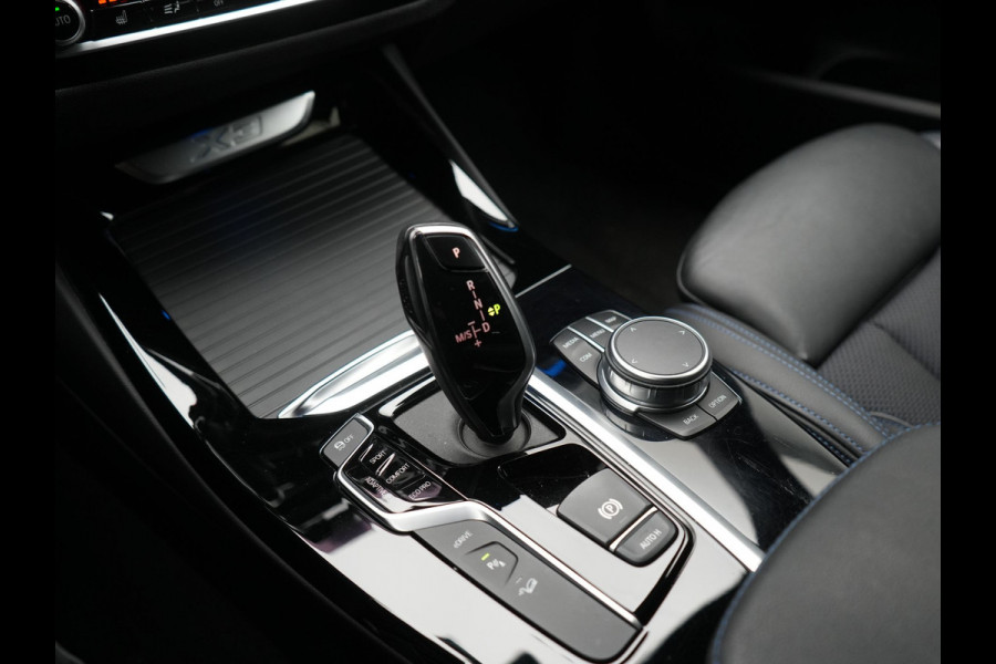 BMW X3 xDrive30e M Sport PHEV 293pk Dealer O.H. | Trekhaak Af Fabriek | Head Up | Camera | Sportstoelen Verwarmd | Harman & Kardon | Keyless | Blis | Apple Carplay | Sfeerverlichting | Cruise Control | 20''L.M. | Navigatie | DAB | Plug In Hybrid |