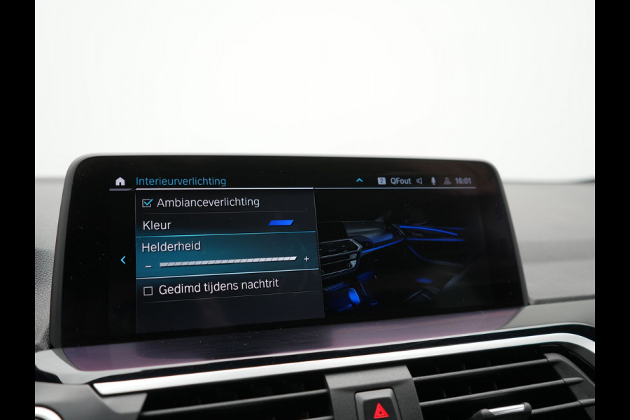 BMW X3 xDrive30e M Sport PHEV 293pk Dealer O.H. | Trekhaak Af Fabriek | Head Up | Camera | Sportstoelen Verwarmd | Harman & Kardon | Keyless | Blis | Apple Carplay | Sfeerverlichting | Cruise Control | 20''L.M. | Navigatie | DAB | Plug In Hybrid |