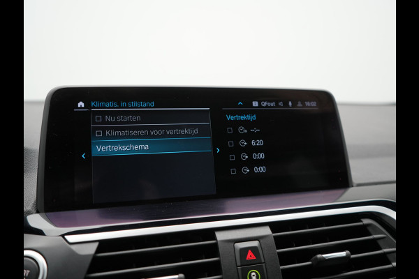 BMW X3 xDrive30e M Sport PHEV 293pk Dealer O.H. | Trekhaak Af Fabriek | Head Up | Camera | Sportstoelen Verwarmd | Harman & Kardon | Keyless | Blis | Apple Carplay | Sfeerverlichting | Cruise Control | 20''L.M. | Navigatie | DAB | Plug In Hybrid |