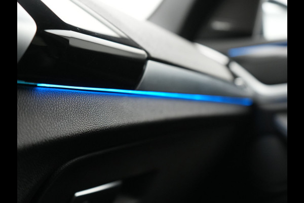 BMW X3 xDrive30e M Sport PHEV 293pk Dealer O.H. | Trekhaak Af Fabriek | Head Up | Camera | Sportstoelen Verwarmd | Harman & Kardon | Keyless | Blis | Apple Carplay | Sfeerverlichting | Cruise Control | 20''L.M. | Navigatie | DAB | Plug In Hybrid |