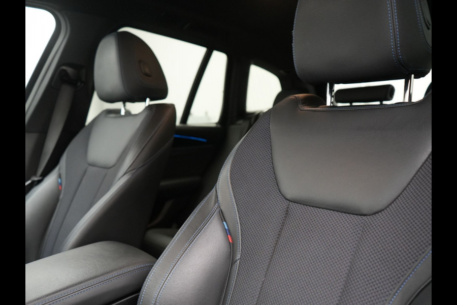 BMW X3 xDrive30e M Sport PHEV 293pk Dealer O.H. | Trekhaak Af Fabriek | Head Up | Camera | Sportstoelen Verwarmd | Harman & Kardon | Keyless | Blis | Apple Carplay | Sfeerverlichting | Cruise Control | 20''L.M. | Navigatie | DAB | Plug In Hybrid |