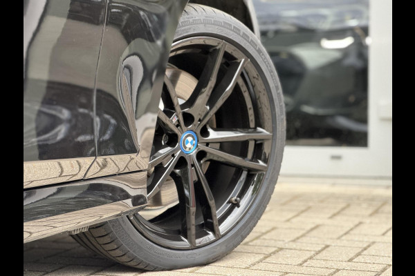 BMW 3-serie 330e High Ex. M-Sport |Schuif/kantel|Leer|Trekhaak|19"