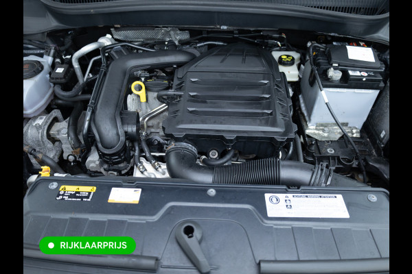 Volkswagen T-Cross 1.0 TSI Style | Stoelverwarming | Adaptive cruise | Camera | Side-assist | Climate control | All-season, Apple carplay/Android auto