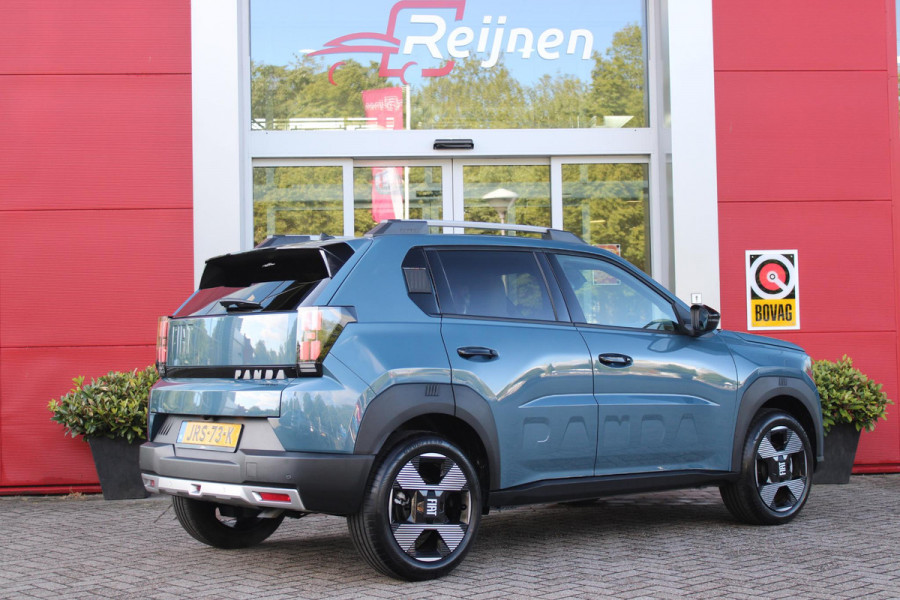 Fiat Grande Panda 1.2 110PK Hybrid LA PRIMA | WINTERPACK: STOEL/STUUR/VOORRUIT VERWARMING | DRAADLOZE APPLE CARPLAY/ANDROID AUTO | NAVIGATIE | ACHTERUITRIJCAMERA | PARKEERSENSOREN VOOR + ACHTER | DRAADLOZE TELEFOONLADER | LED KOPLAMPEN | CLIMATE CONTROL | 17" LICHTMETALEN VELGEN | PRIVACY GLASS | ACHTERSPOILER | CRUISE CONTROL |