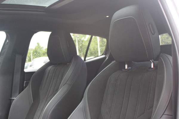 Peugeot 408 1.6 HYbrid 225PK EAT8 GT | PANORAMA SCHUIF/KANTEL DAK | FOCAL PREMIUM AUDIO SYSTEM | STUUR VERWARMING | SFEER VERLICHTING | 20" LICHTMETALEN VELGEN | ELEKTRISCH BEDIENBARE ACHTERKLEP | LED MATRIX KOPLAMPEN | 360° CAMERA | PARKEERSENSOREN VOOR + ACHTER | DRAADLOZE TELEFOONLADER | DRAADLOZE APPLE CARPLAY/ANDROID AUTO | NAVIGATIE | DODEHOEK DETECTIE | ADAPTIVE CRUISE CONTROL |