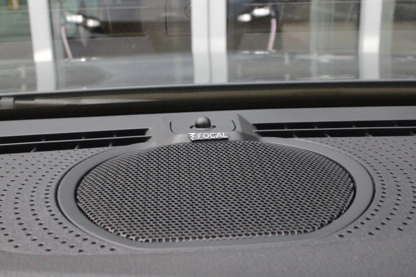 Peugeot 408 1.6 HYbrid 225PK EAT8 GT | PANORAMA SCHUIF/KANTEL DAK | FOCAL PREMIUM AUDIO SYSTEM | STUUR VERWARMING | SFEER VERLICHTING | 20" LICHTMETALEN VELGEN | ELEKTRISCH BEDIENBARE ACHTERKLEP | LED MATRIX KOPLAMPEN | 360° CAMERA | PARKEERSENSOREN VOOR + ACHTER | DRAADLOZE TELEFOONLADER | DRAADLOZE APPLE CARPLAY/ANDROID AUTO | NAVIGATIE | DODEHOEK DETECTIE | ADAPTIVE CRUISE CONTROL |
