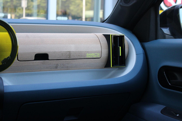 Fiat Grande Panda 1.2 110PK Hybrid LA PRIMA | WINTERPACK: STOEL/STUUR/VOORRUIT VERWARMING | DRAADLOZE APPLE CARPLAY/ANDROID AUTO | NAVIGATIE | ACHTERUITRIJCAMERA | PARKEERSENSOREN VOOR + ACHTER | DRAADLOZE TELEFOONLADER | LED KOPLAMPEN | CLIMATE CONTROL | 17" LICHTMETALEN VELGEN | PRIVACY GLASS | ACHTERSPOILER | CRUISE CONTROL |