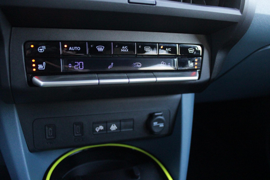 Fiat Grande Panda 1.2 110PK Hybrid LA PRIMA | WINTERPACK: STOEL/STUUR/VOORRUIT VERWARMING | DRAADLOZE APPLE CARPLAY/ANDROID AUTO | NAVIGATIE | ACHTERUITRIJCAMERA | PARKEERSENSOREN VOOR + ACHTER | DRAADLOZE TELEFOONLADER | LED KOPLAMPEN | CLIMATE CONTROL | 17" LICHTMETALEN VELGEN | PRIVACY GLASS | ACHTERSPOILER | CRUISE CONTROL |