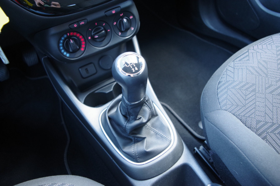Opel Corsa 1.4 Edition, Navigatie, Cruise Control, Airco, Bluetooth