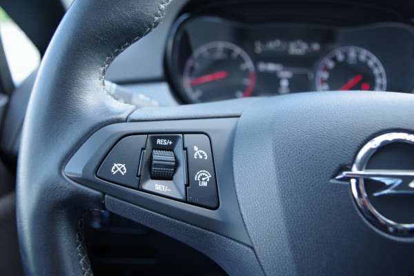 Opel Corsa 1.4 Edition, Navigatie, Cruise Control, Airco, Bluetooth