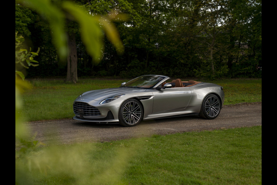 Aston Martin DB12 Volante 4.0 V8 | Bowers & Wilkins