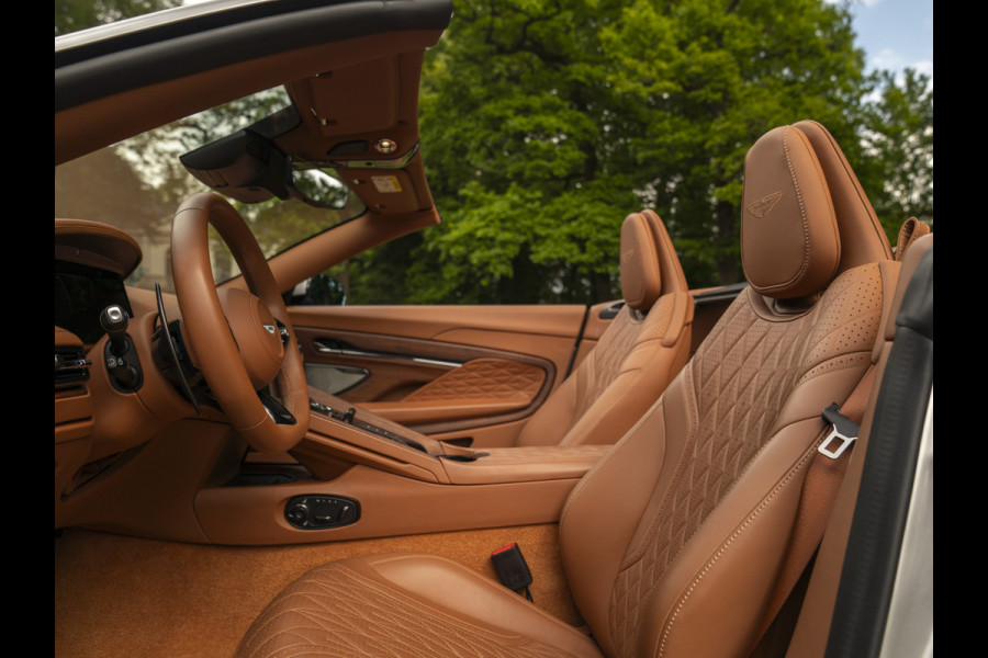 Aston Martin DB12 Volante 4.0 V8 | Bowers & Wilkins