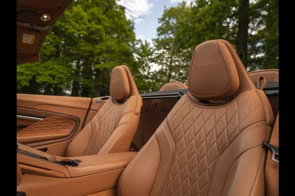 Aston Martin DB12 Volante 4.0 V8 | Bowers & Wilkins