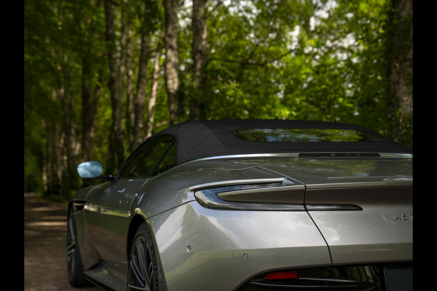 Aston Martin DB12 Volante 4.0 V8 | Bowers & Wilkins
