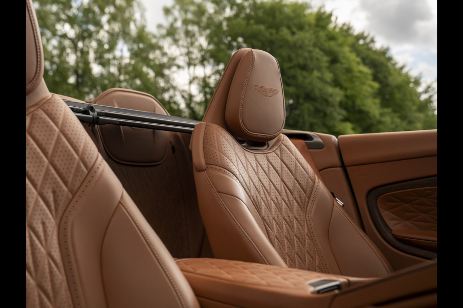 Aston Martin DB12 Volante 4.0 V8 | Bowers & Wilkins