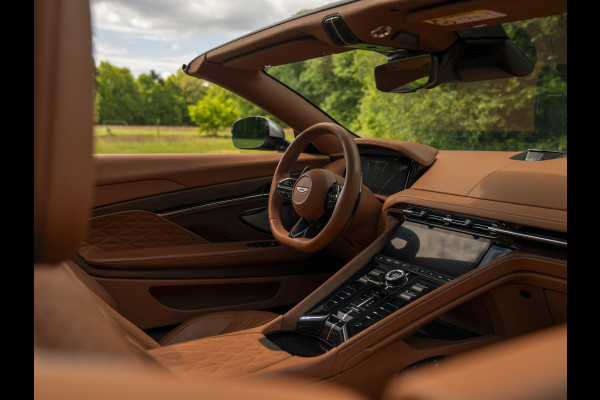 Aston Martin DB12 Volante 4.0 V8 | Bowers & Wilkins