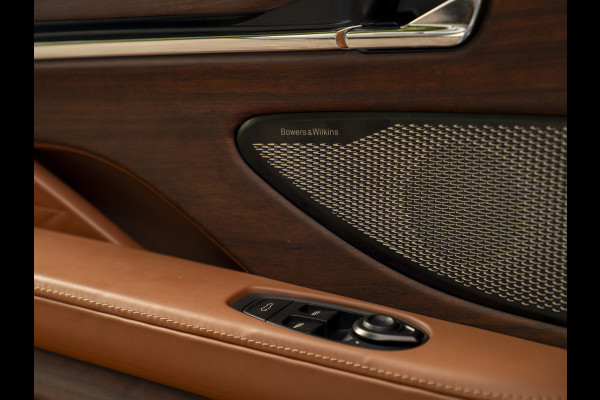 Aston Martin DB12 Volante 4.0 V8 | Bowers & Wilkins