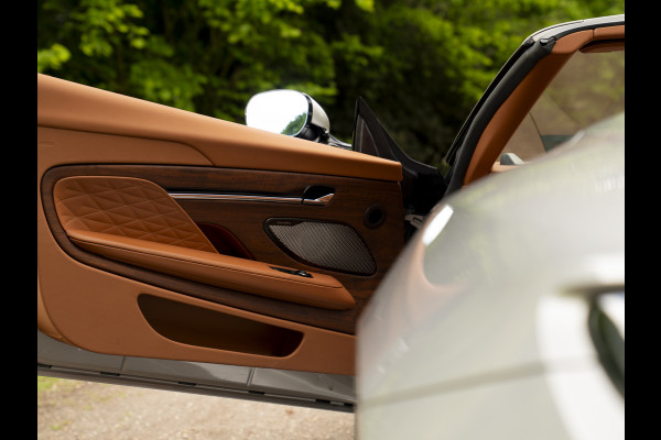 Aston Martin DB12 Volante 4.0 V8 | Bowers & Wilkins