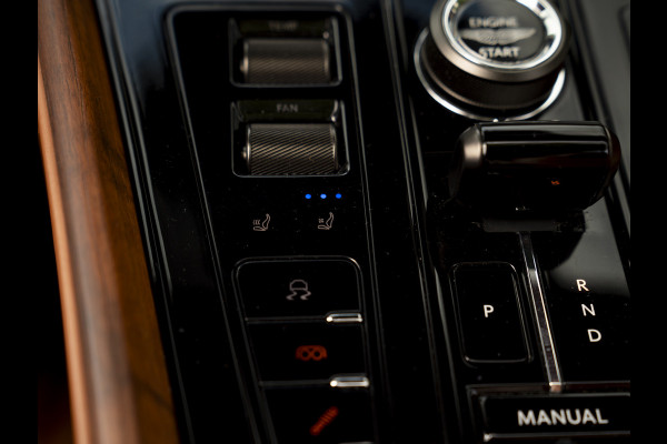 Aston Martin DB12 Volante 4.0 V8 | Bowers & Wilkins
