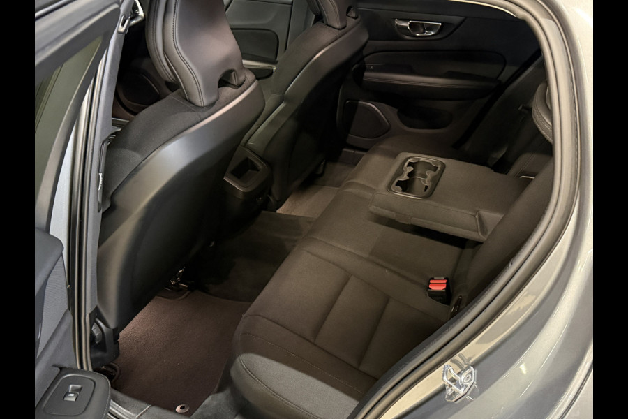 Volvo V60 2.0 B4 Inscription | Elektr. trekhaak | Camera | Stoel/stuurverwarming | Dealer onderhouden