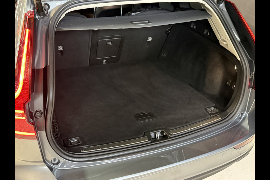 Volvo V60 2.0 B4 Inscription | Elektr. trekhaak | Camera | Stoel/stuurverwarming | Dealer onderhouden