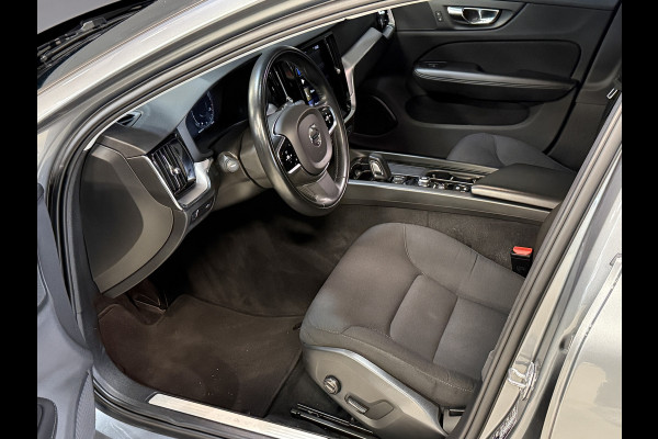 Volvo V60 2.0 B4 Inscription | Elektr. trekhaak | Camera | Stoel/stuurverwarming | Dealer onderhouden