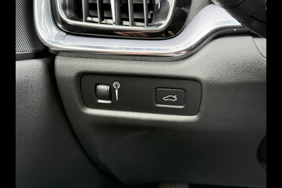 Volvo V60 2.0 B4 Inscription | Elektr. trekhaak | Camera | Stoel/stuurverwarming | Dealer onderhouden
