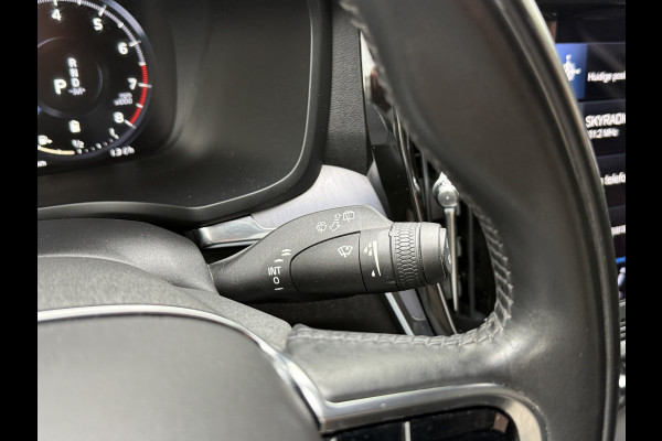 Volvo V60 2.0 B4 Inscription | Elektr. trekhaak | Camera | Stoel/stuurverwarming | Dealer onderhouden