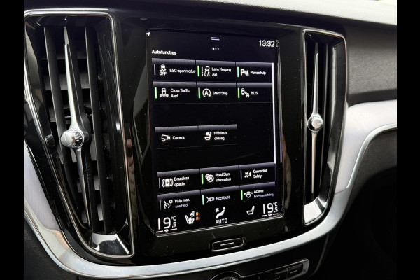 Volvo V60 2.0 B4 Inscription | Elektr. trekhaak | Camera | Stoel/stuurverwarming | Dealer onderhouden